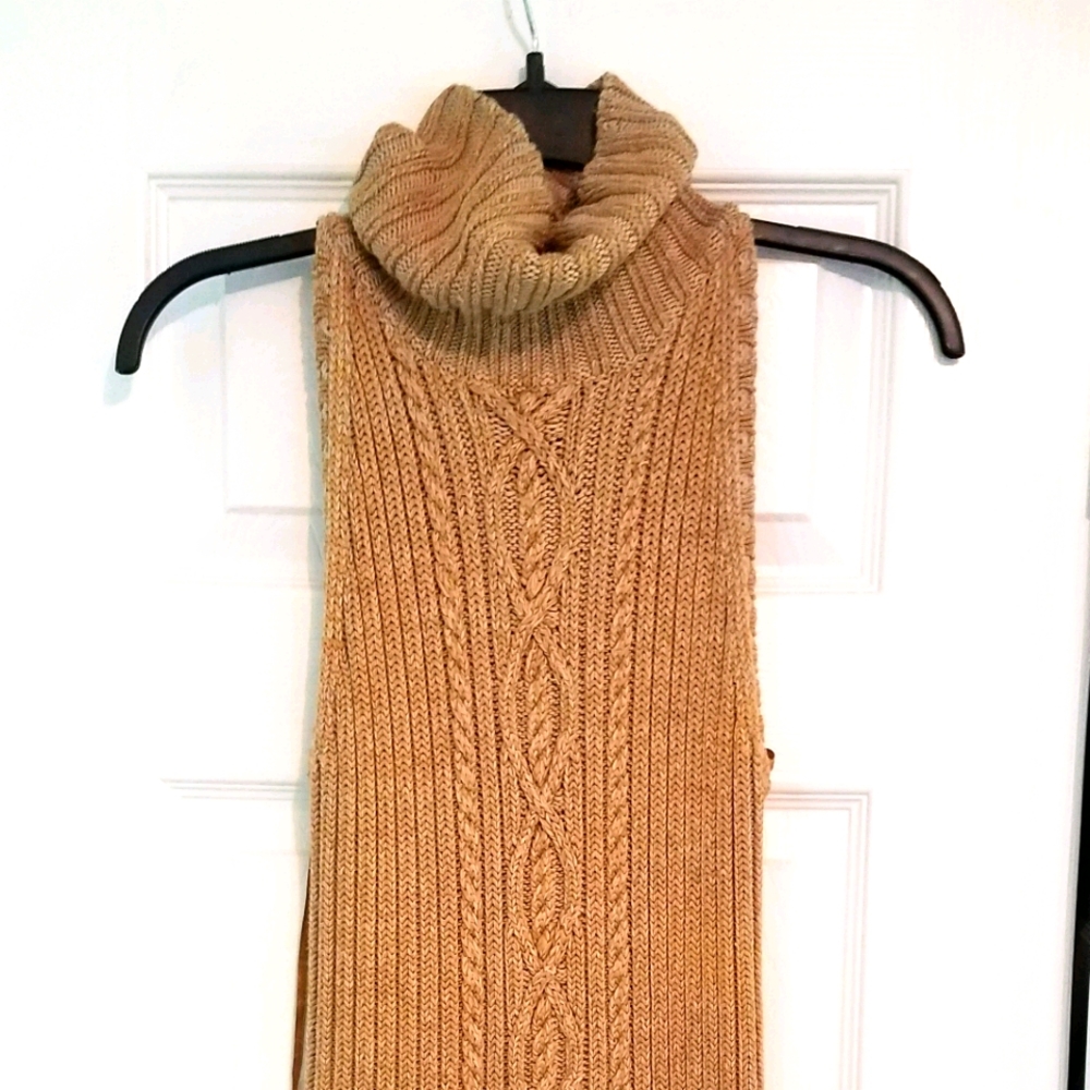Sexy turtleneck tank!